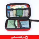 نمای-بالایی-از-داخل-کیف-کمک-های-اولیه-با-دستکش-و-ماسک